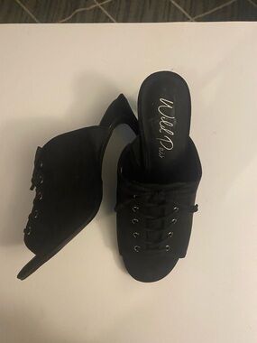NW  Diva Black Lace-Up Open-Back Mule Heels